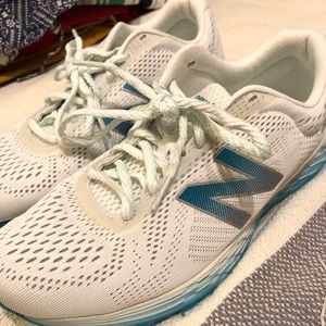 New Balance tennis shoes Women’s 8